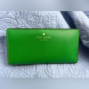 Kate Spade Large Slim Bifold Bright Green Saffiano Snap Wallet with Gold Logo